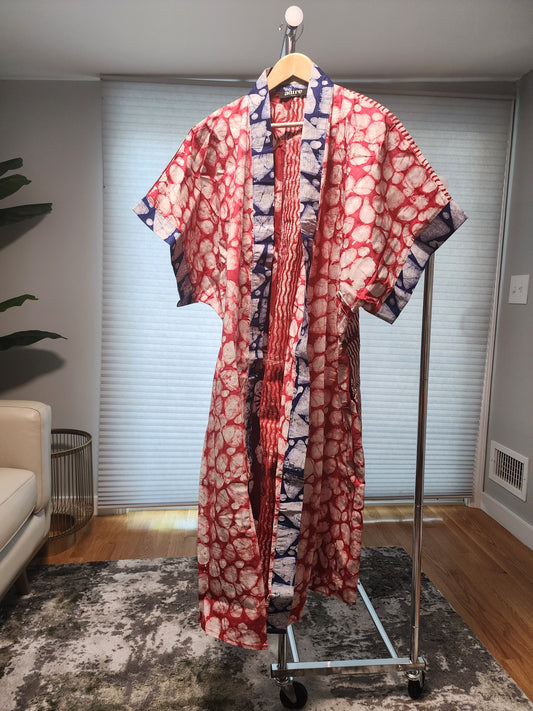 Yeye Oge Long Kimono Red and White Pattern (blue-white-collar)